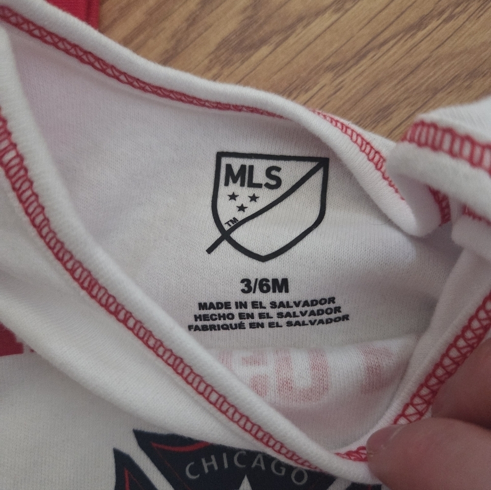 MLS Chicago Fire Baby Bodysuit 2pc New 3-6M - Picture 4 of 7